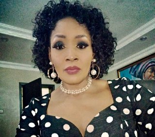 “See Davido’s Secret with Chioma”—Kemi Olunloyo reveals