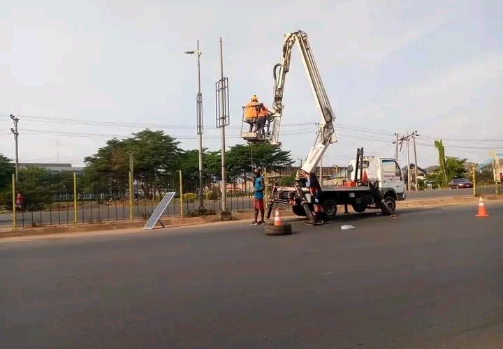 Jubilation As Anambra Govt Switches to Solar Power for Street Lights Across The State.