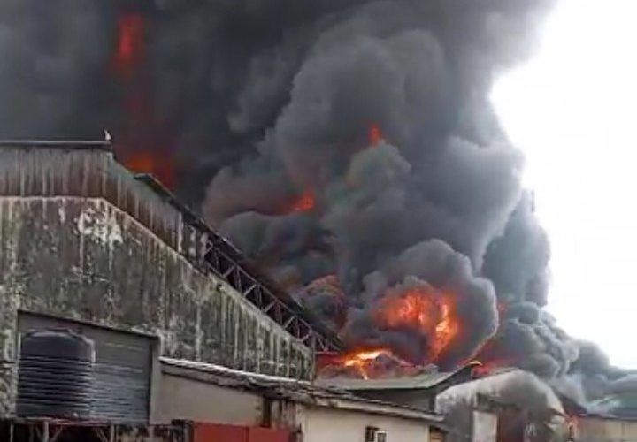 Fire Razes Factory in Lagos