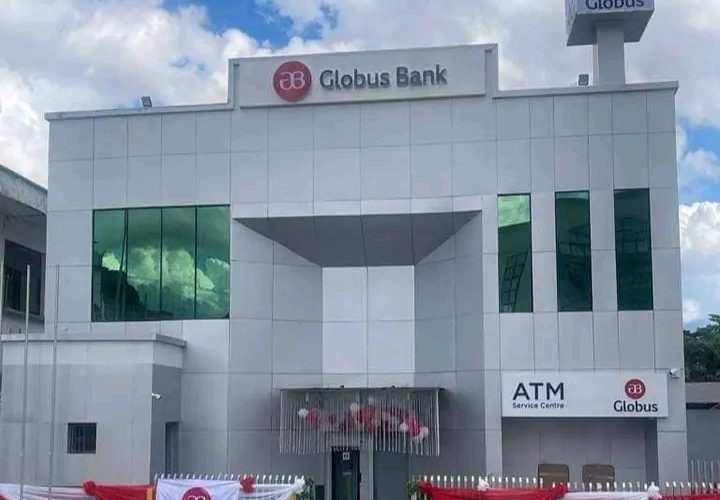 Photos: CEO Peace Mass Transit, Dr. Onyishi Flags off Globus Bank Branch in Enugu