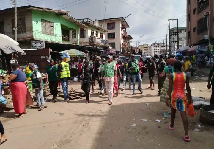 PHOTOS: Anambra Govt Enforces Total Ban on Street Trading, Hawking, Display of Wares on Walkways